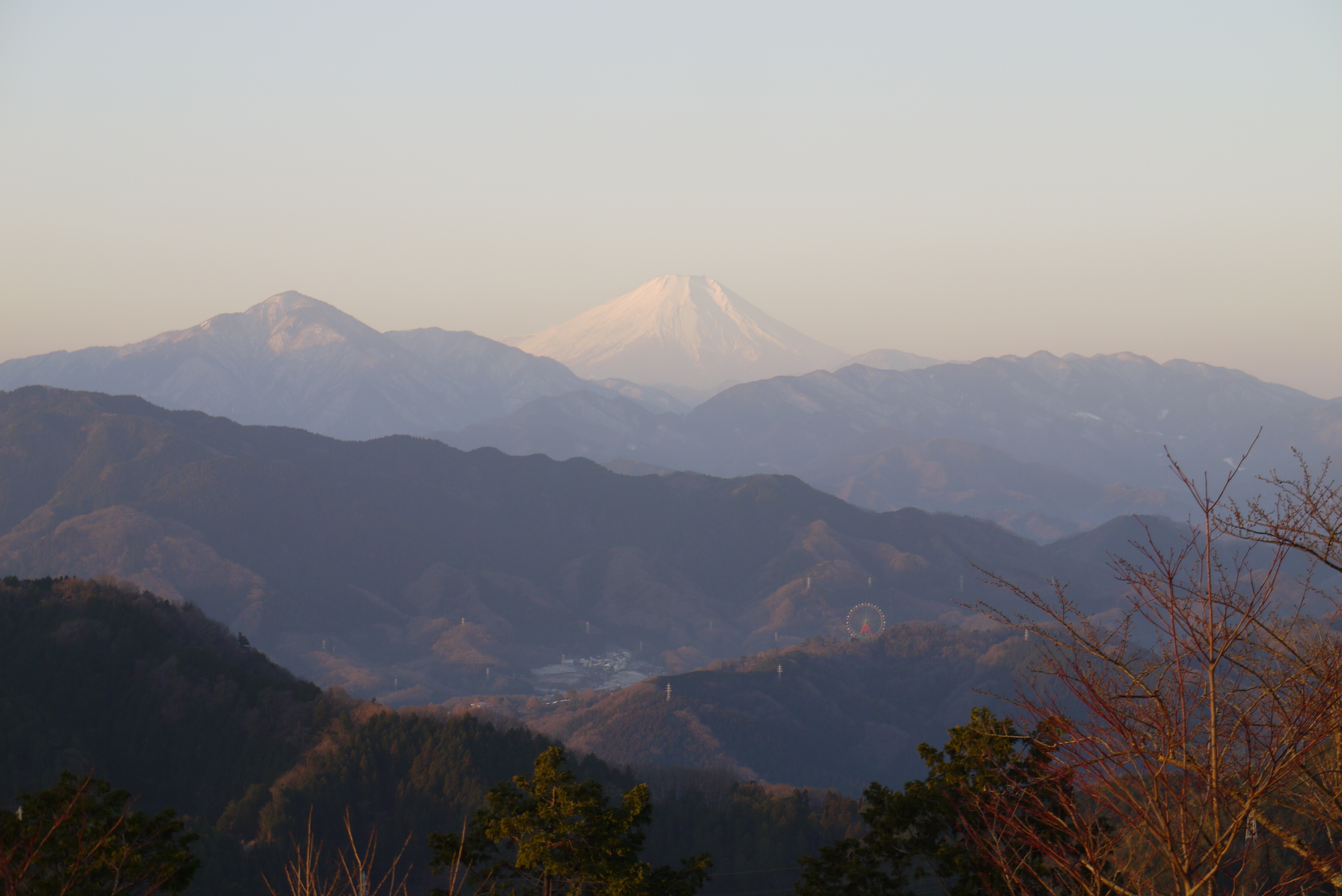 山頂より富士山を望む